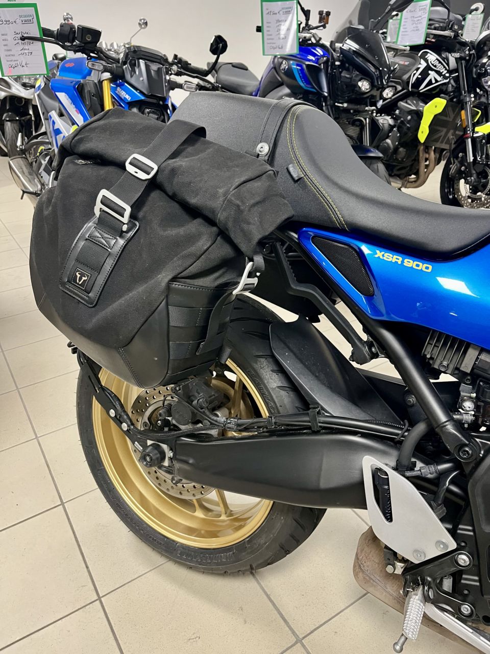 YAMAHA XSR 900 ABS 4