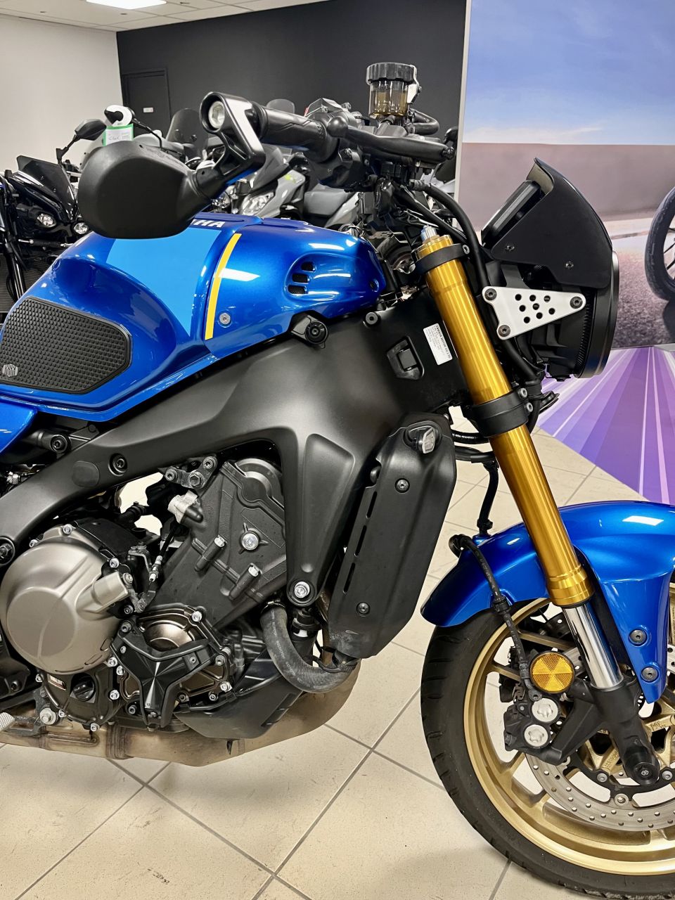 YAMAHA XSR 900 ABS 4
