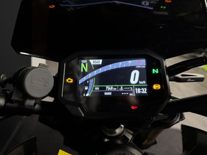 KAWASAKI Z900 SE 4