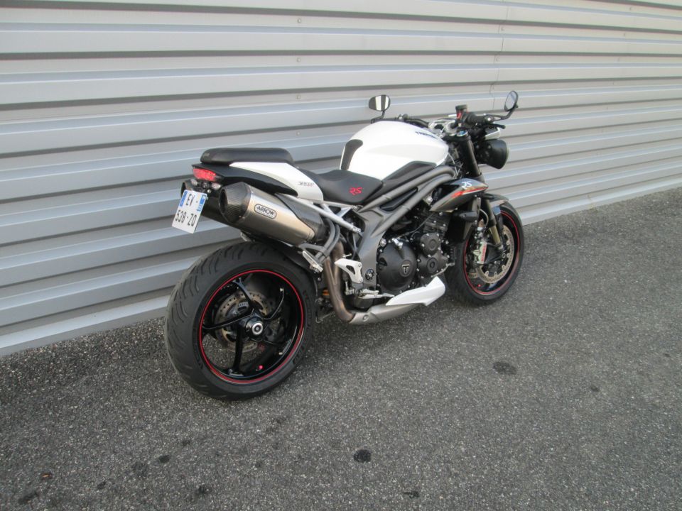 TRIUMPH SPEED TRIPLE 1050 RS 4
