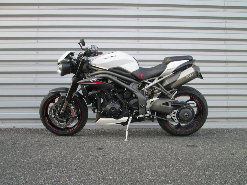 TRIUMPH SPEED TRIPLE 1050 RS 4