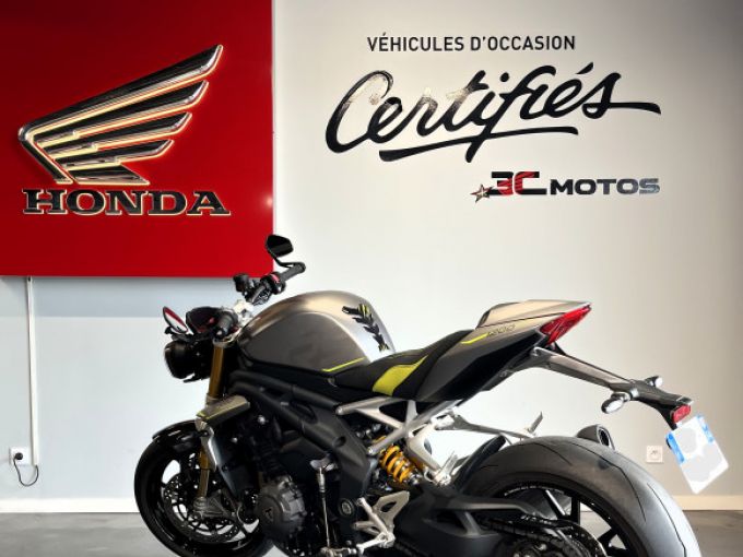 TRIUMPH SPEED TRIPLE 1200 RS 4