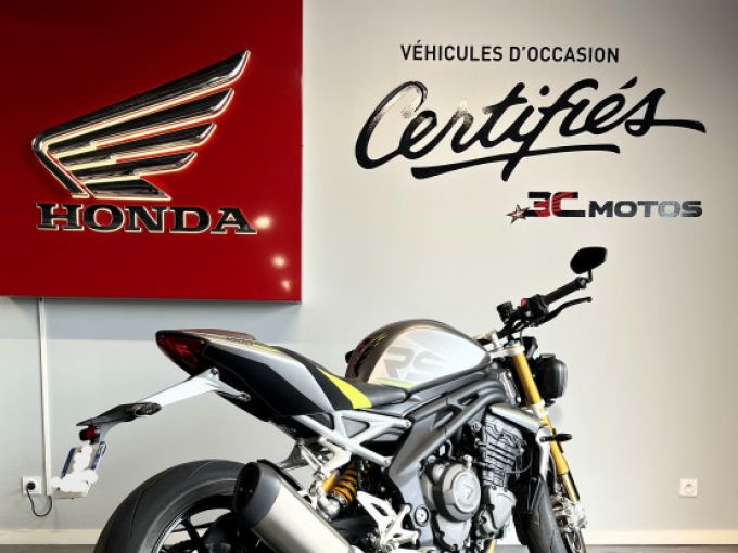 TRIUMPH SPEED TRIPLE 1200 RS 4