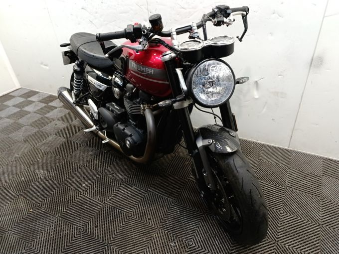 TRIUMPH SPEED TWIN 1200 4