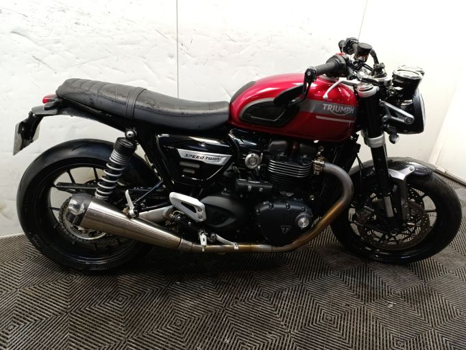 TRIUMPH SPEED TWIN 1200 4