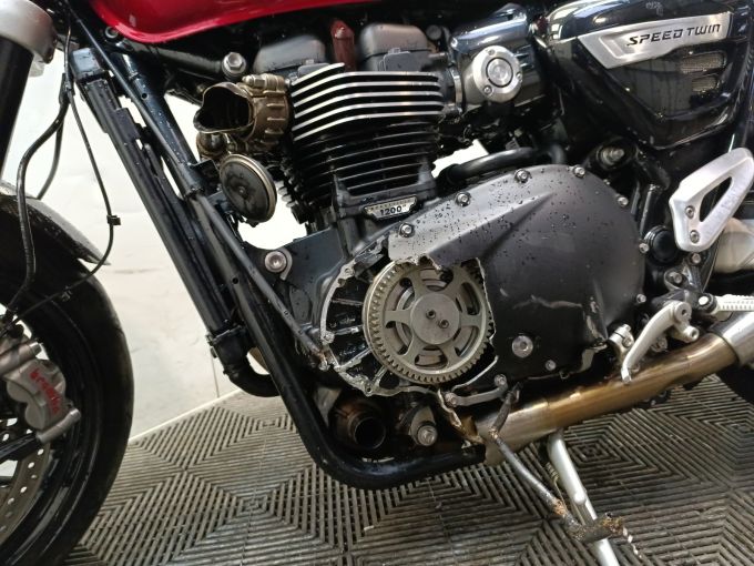 TRIUMPH SPEED TWIN 1200 4