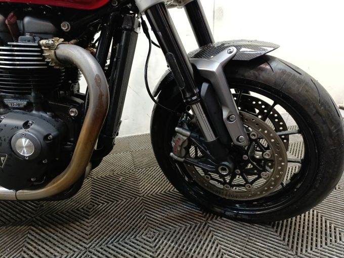 TRIUMPH SPEED TWIN 1200 4
