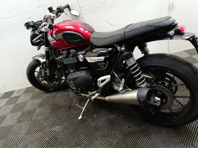TRIUMPH SPEED TWIN 1200 4