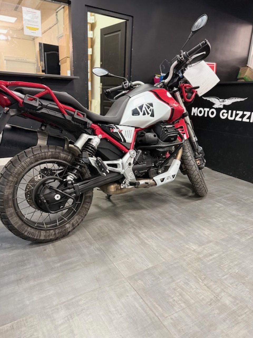 MOTO GUZZI V85 TT 850 4