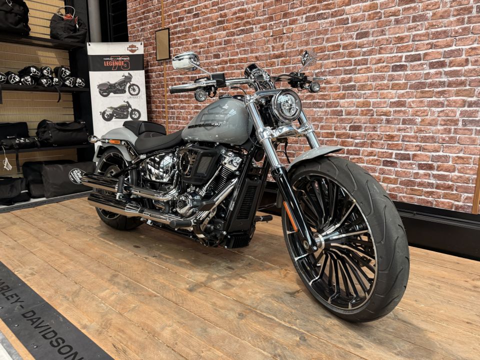 HARLEY-DAVIDSON SOFTAIL BREAKOUT 1923 4