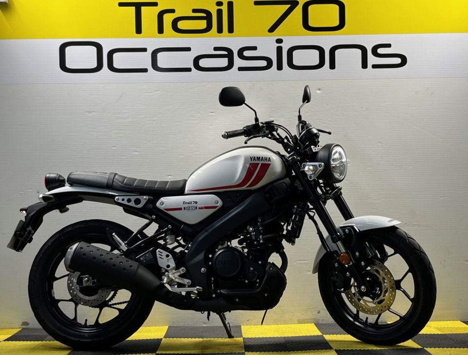 YAMAHA XSR 125 4
