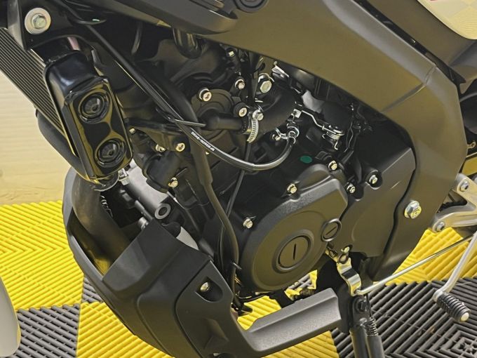 YAMAHA XSR 125 4