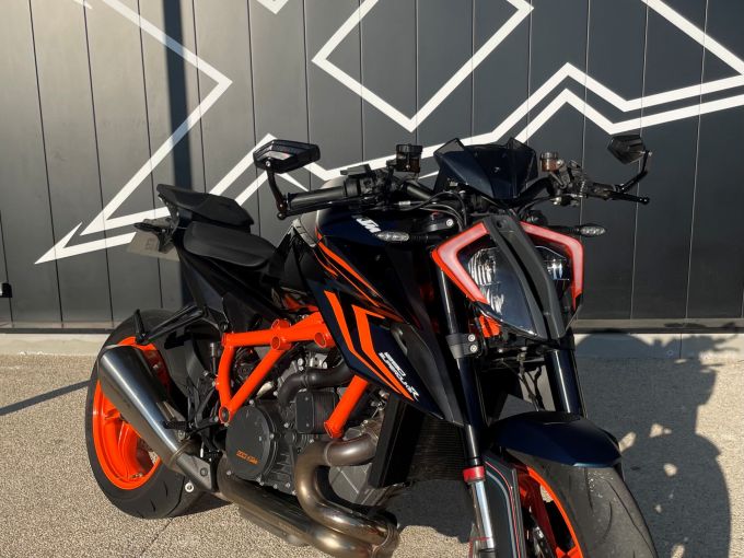 KTM 1290 SUPER DUKE R 4
