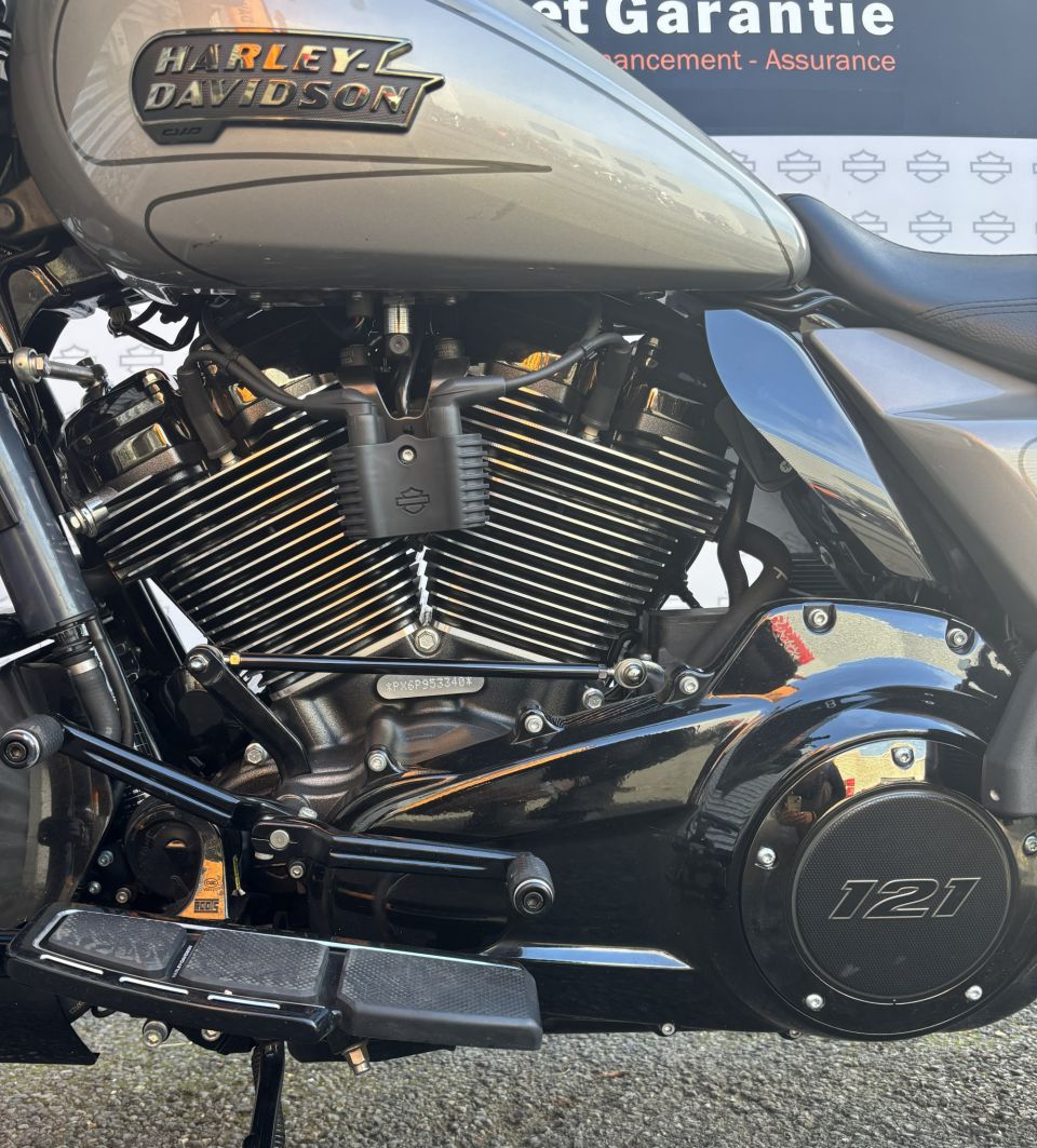 HARLEY-DAVIDSON TOURING STREET GLIDE 1977 CVO  4