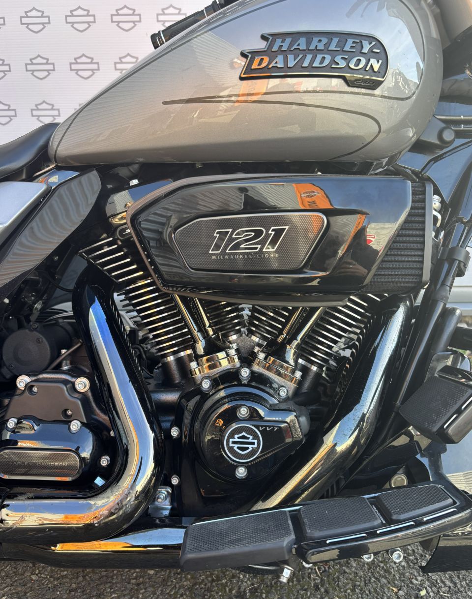 HARLEY-DAVIDSON TOURING STREET GLIDE 1977 CVO  4