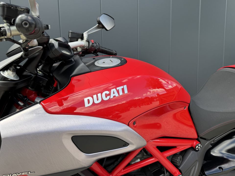 DUCATI DUCATI 1200 DIAVEL 2011 4