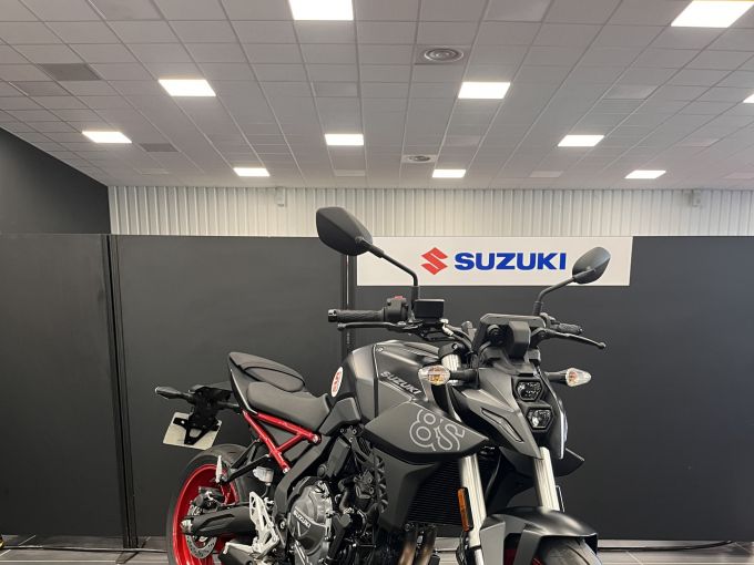 SUZUKI GSX-8S A2 4