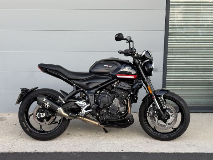 TRIUMPH TRIDENT 660 4