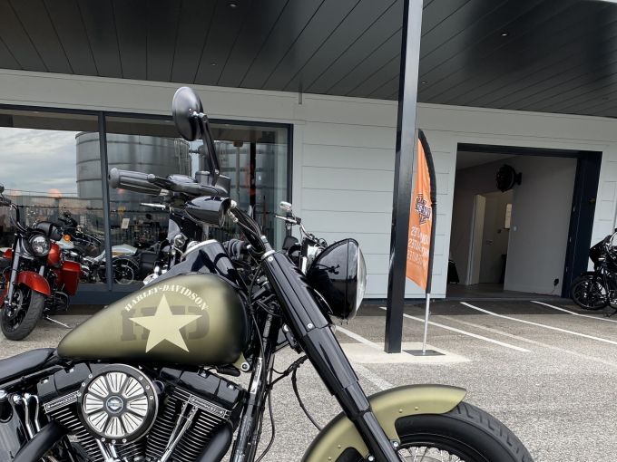 HARLEY-DAVIDSON SOFTAIL SLIM 1800 S 4