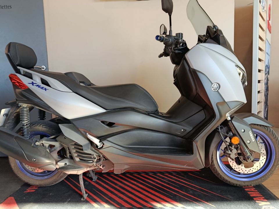 YAMAHA XMAX 125 4