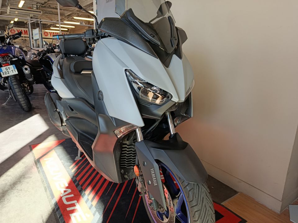 YAMAHA XMAX 125 4