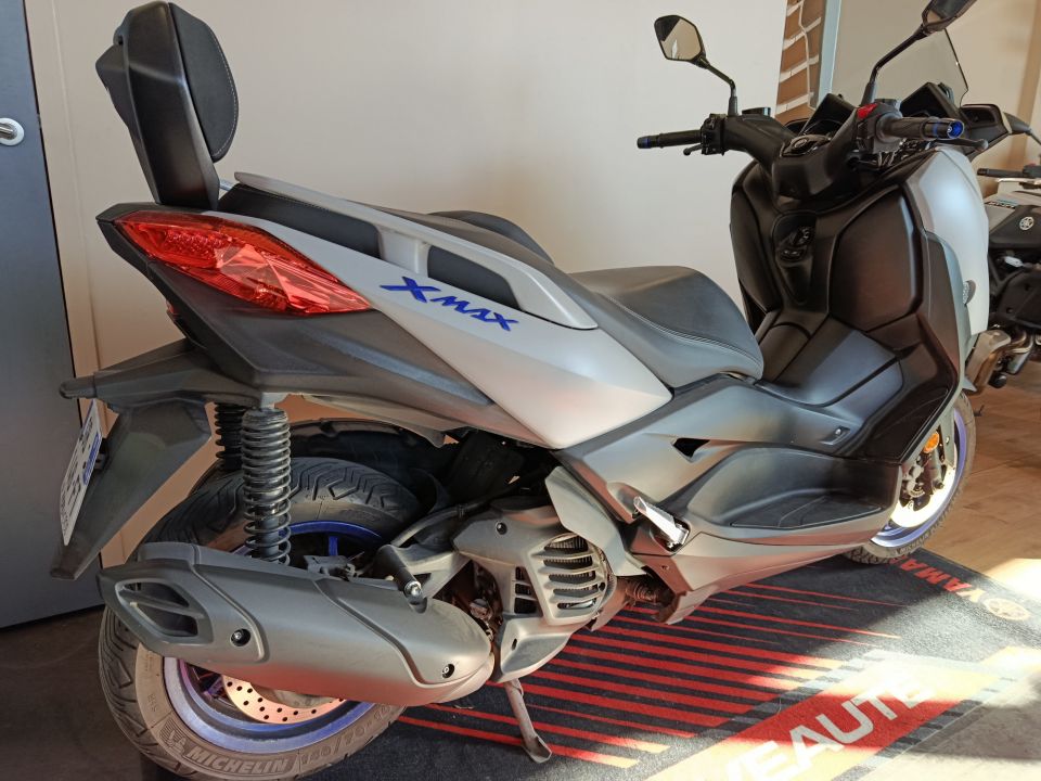 YAMAHA XMAX 125 4