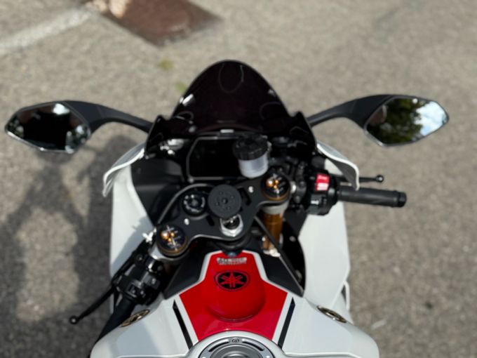 YAMAHA YZF 1000 R1 60TH 4