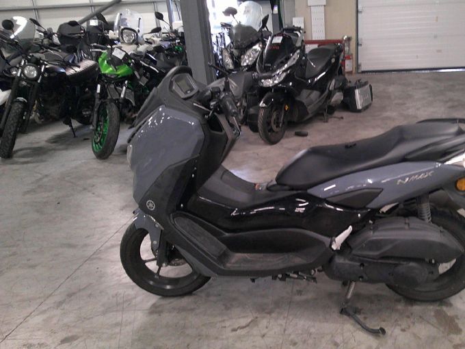 YAMAHA NMAX 125 4