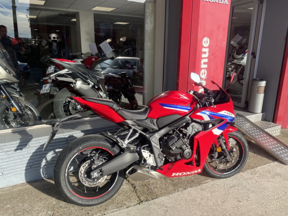 HONDA CBR650R 4
