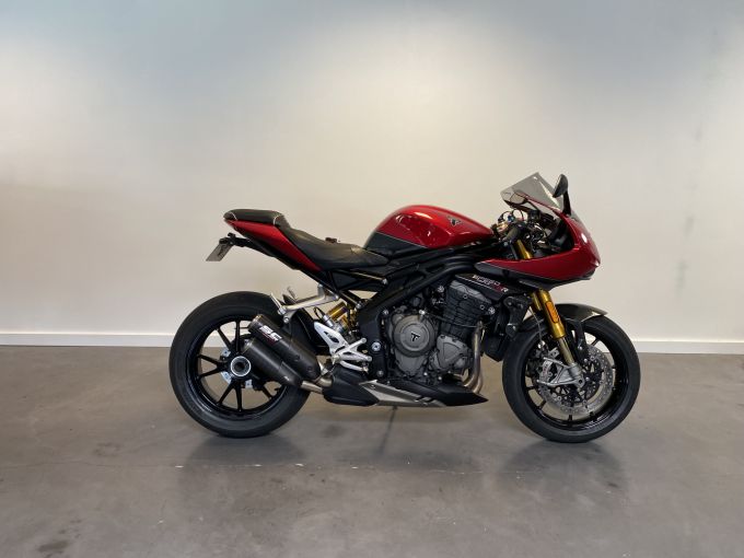 TRIUMPH SPEED TRIPLE 1200 RR 4