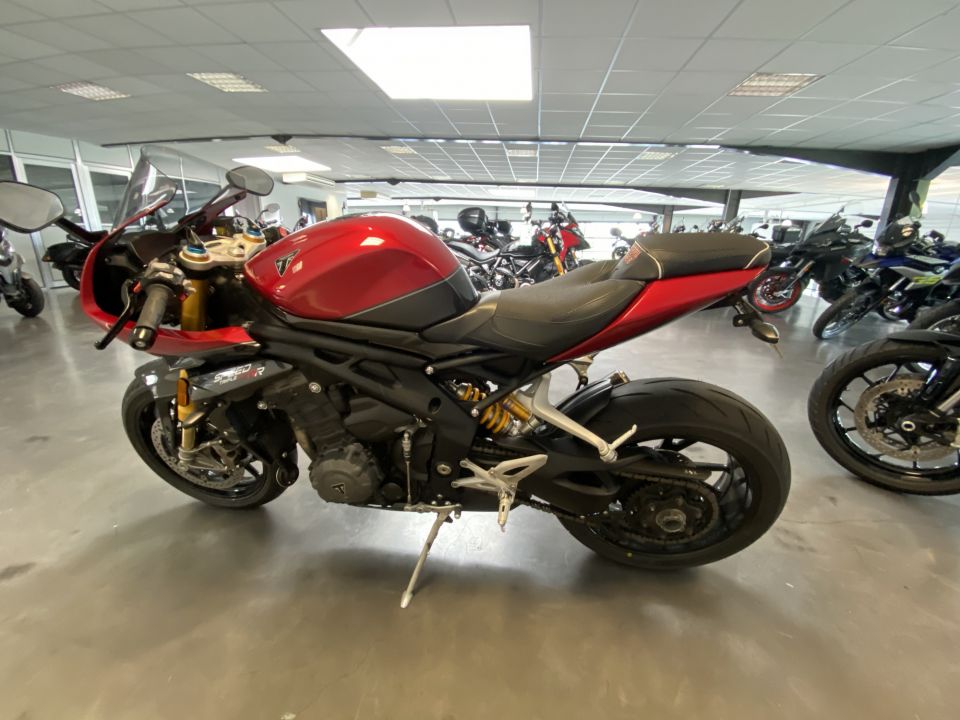 TRIUMPH SPEED TRIPLE 1200 RR 4