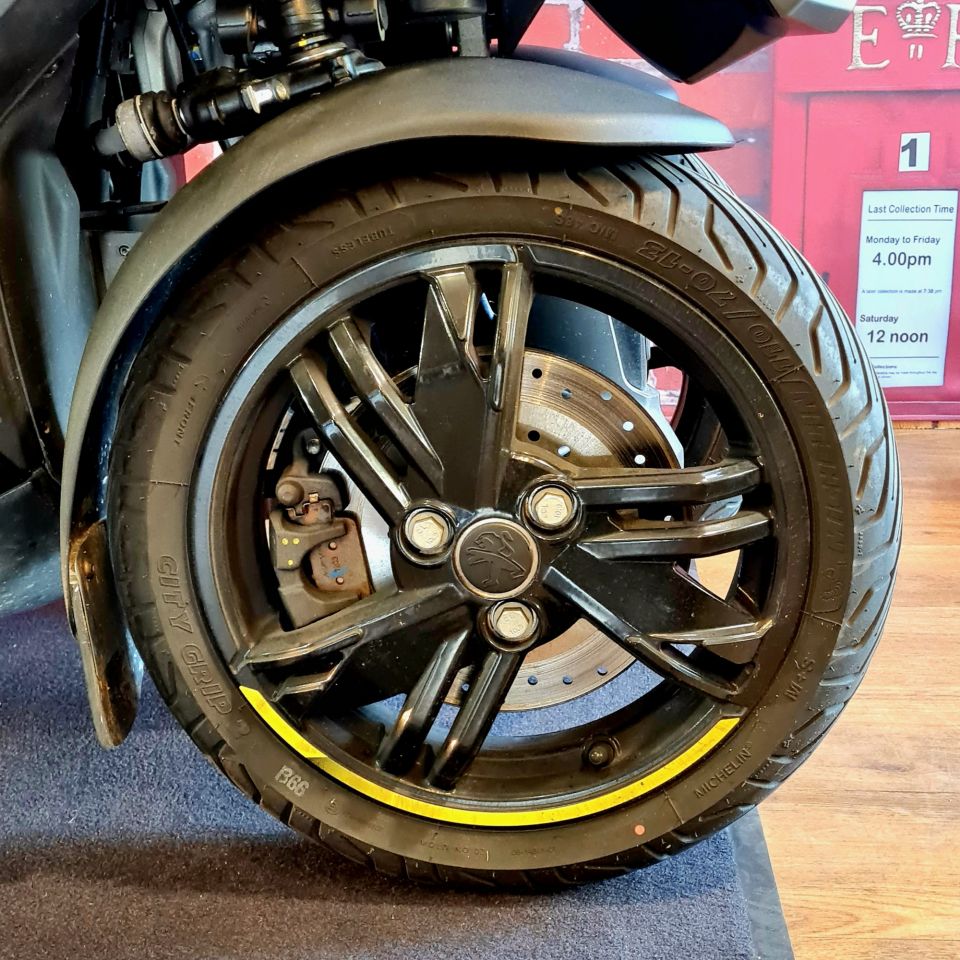 PEUGEOT METROPOLIS 400 GT 4