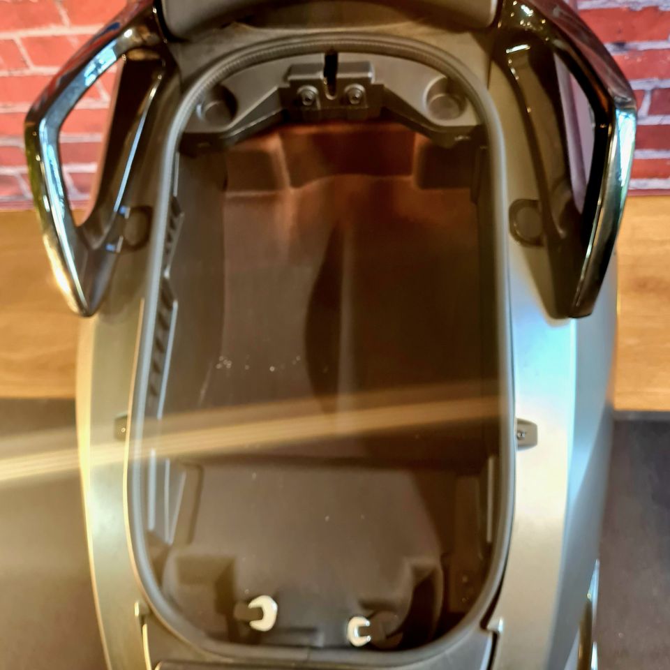 PEUGEOT METROPOLIS 400 GT 4