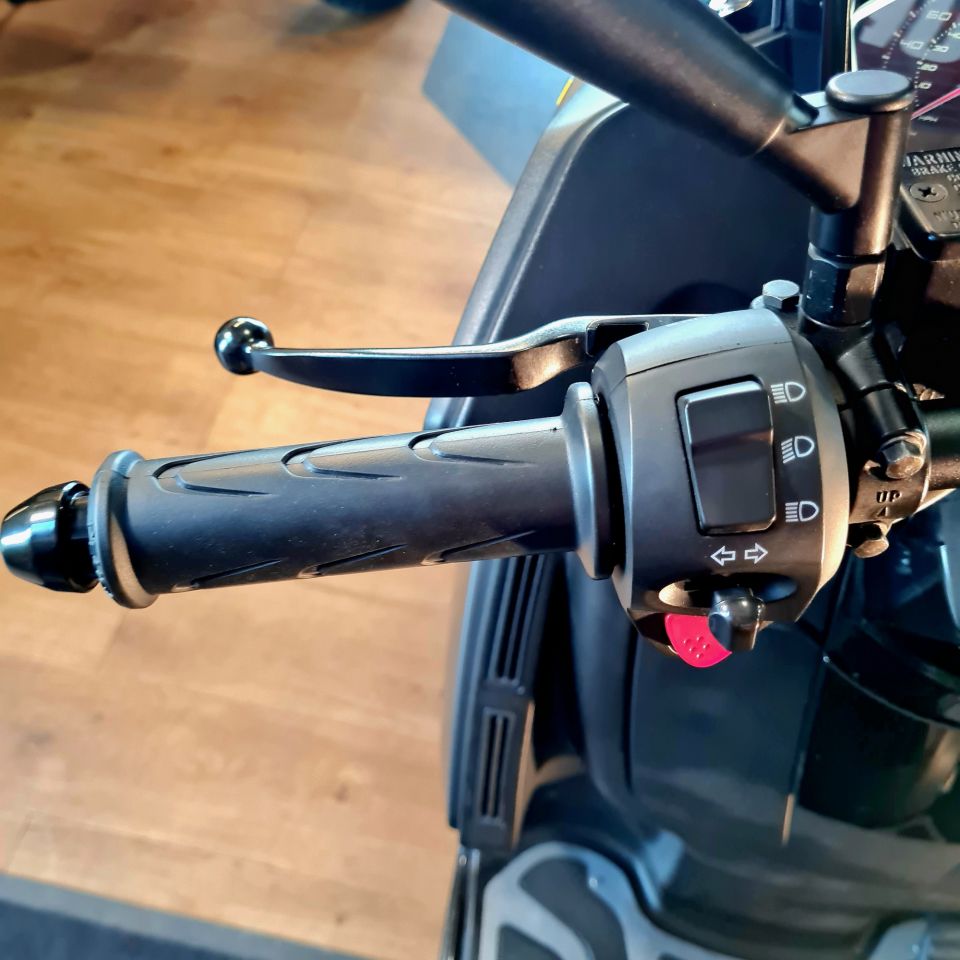 PEUGEOT METROPOLIS 400 GT 4