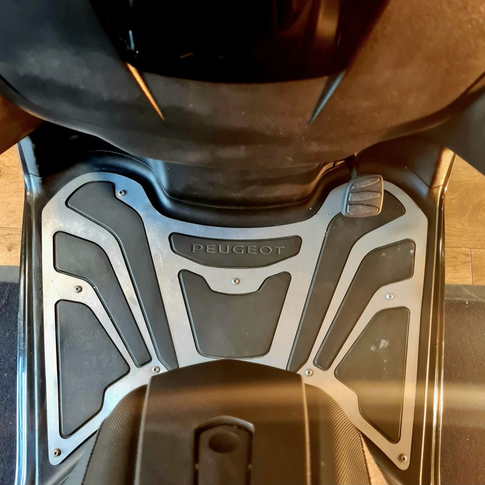 PEUGEOT METROPOLIS 400 GT 4