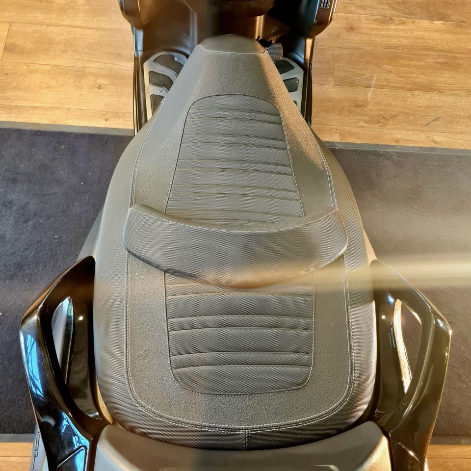 PEUGEOT METROPOLIS 400 GT 4