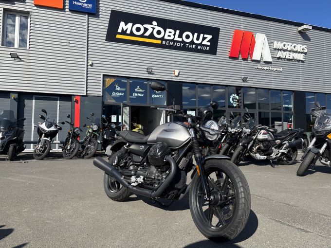 MOTO GUZZI V7 STONE 4