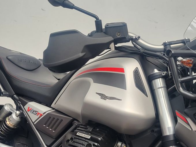 MOTO GUZZI V85 TT TRAVEL PACK 850 4