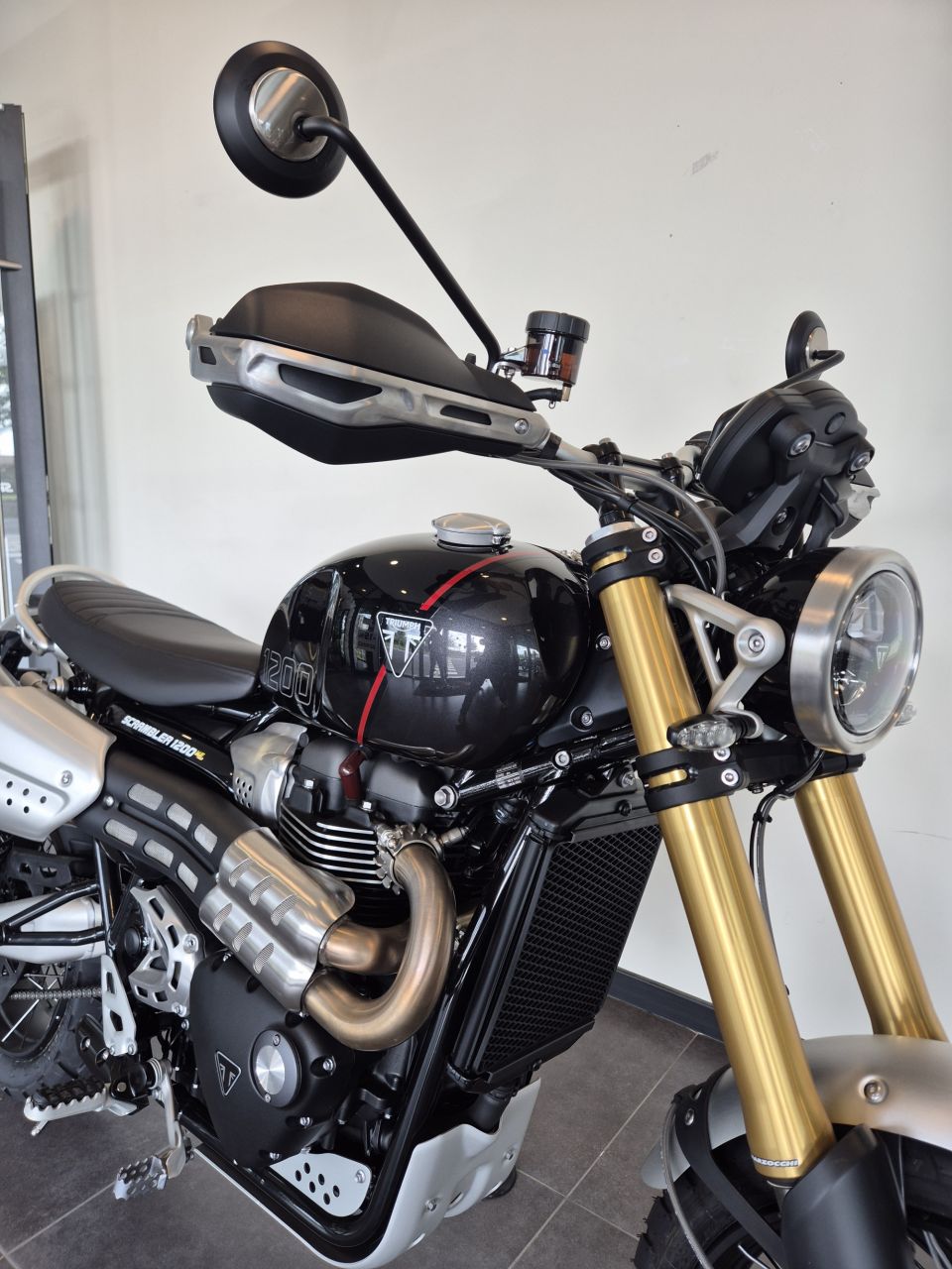 TRIUMPH SCRAMBLER 1200 XE 4