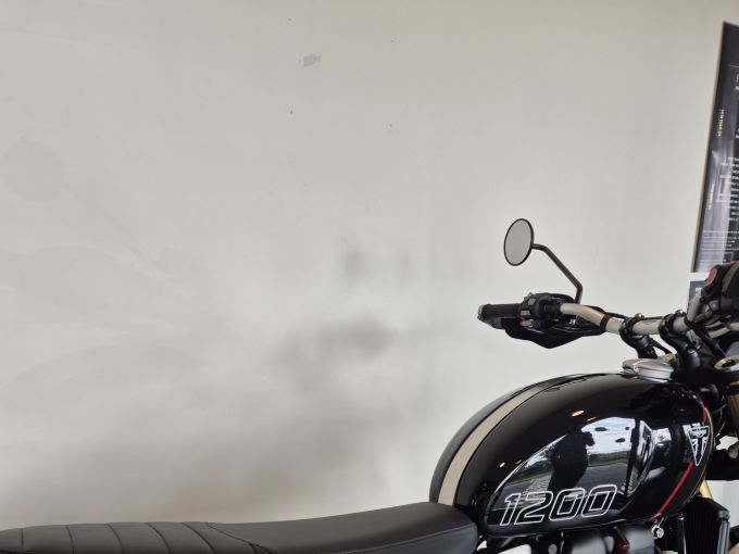 TRIUMPH SCRAMBLER 1200 XE 4
