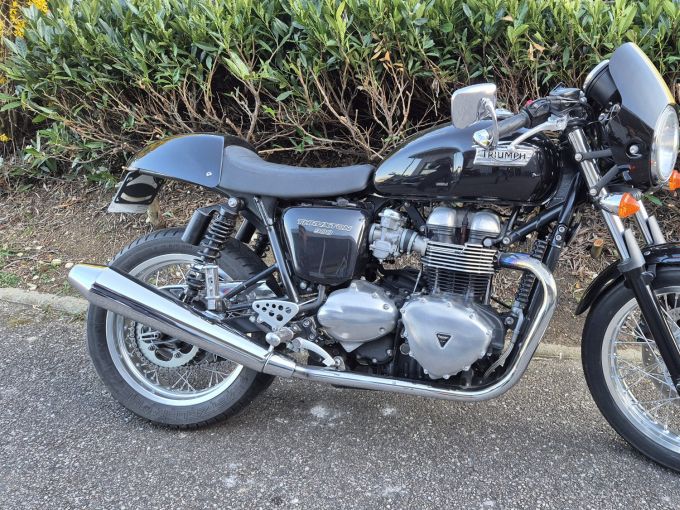 TRIUMPH THRUXTON 900 FI 4