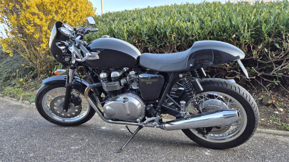 TRIUMPH THRUXTON 900 FI 4