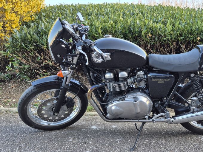 TRIUMPH THRUXTON 900 FI 4