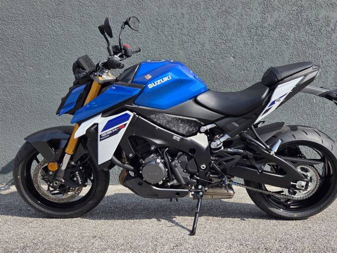 SUZUKI GSX-S 1000 4