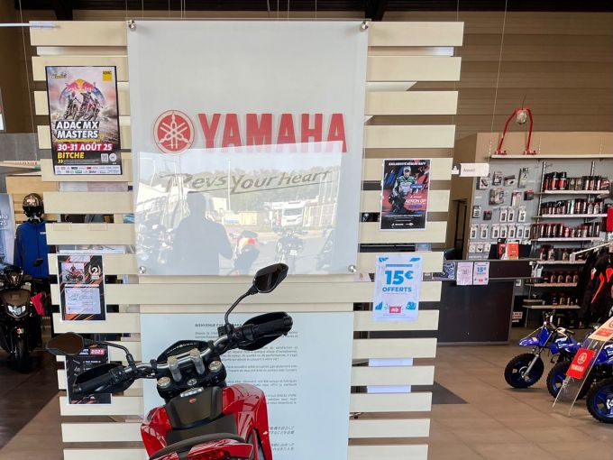 DUCATI HYPERMOTARD 4