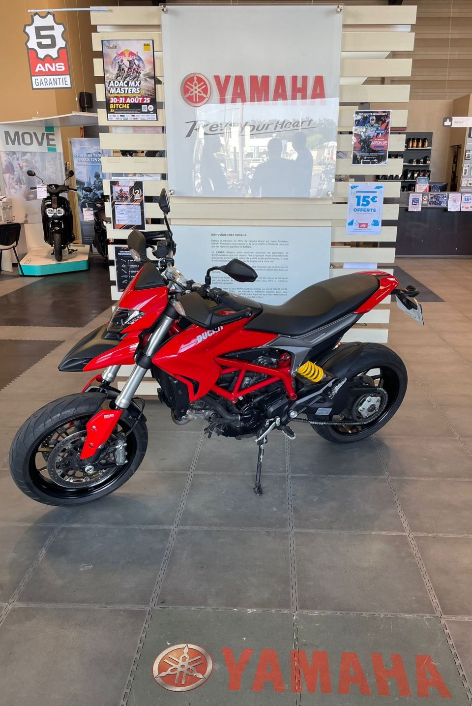 DUCATI HYPERMOTARD 4