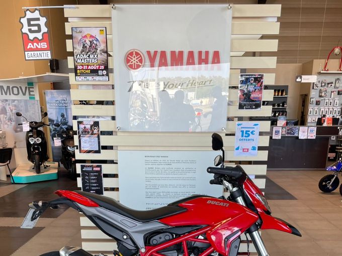 DUCATI HYPERMOTARD 4