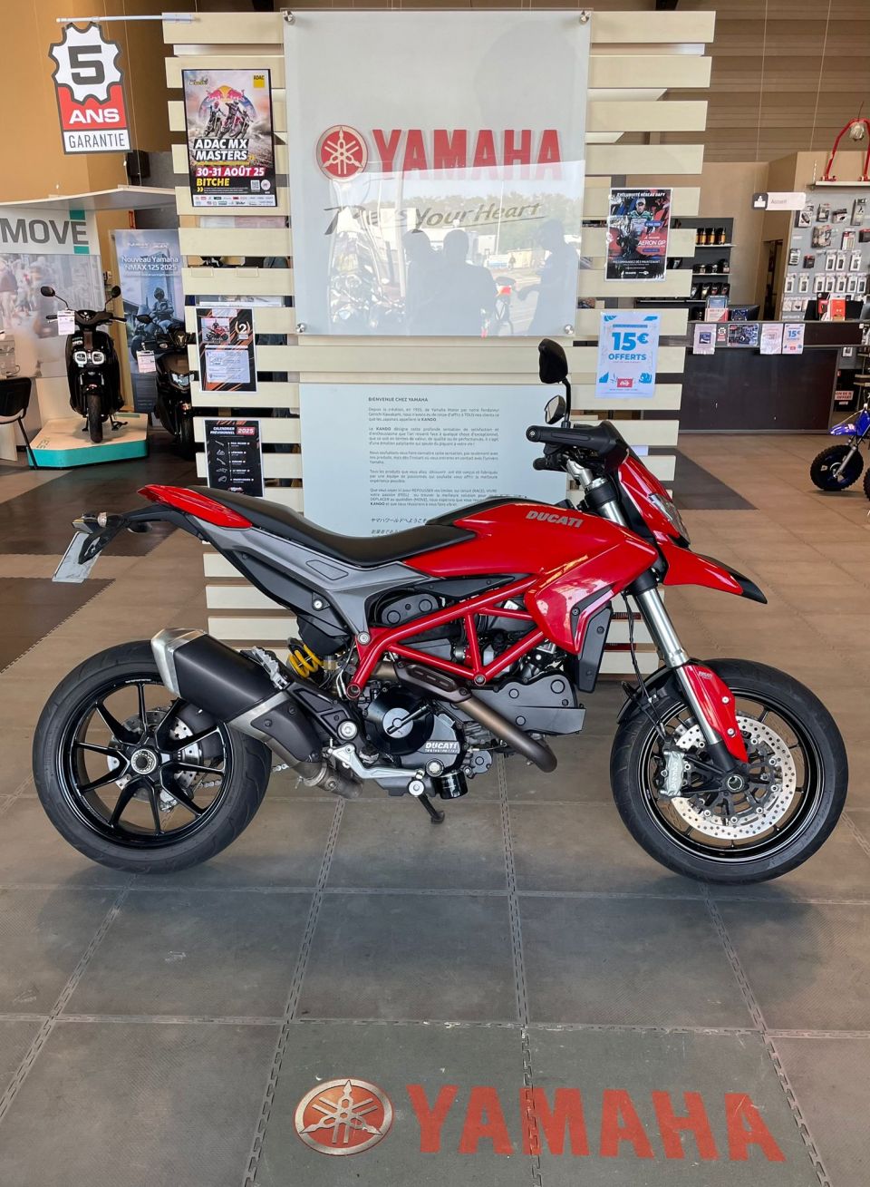DUCATI HYPERMOTARD 4