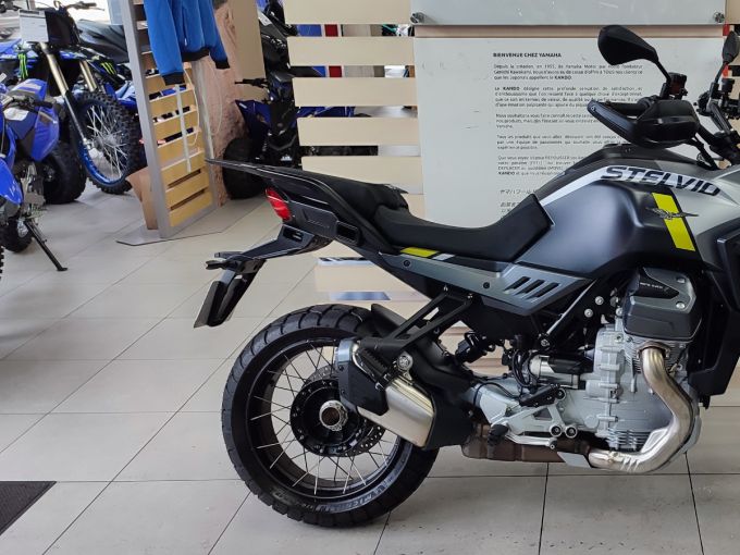MOTO GUZZI STELVIO 4