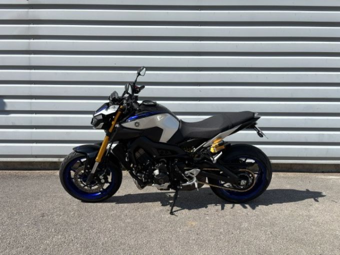 YAMAHA MT 09 ABS 4
